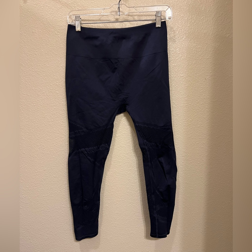 Fabletics Laser Cut Out Seamless Leggings, Size Large
